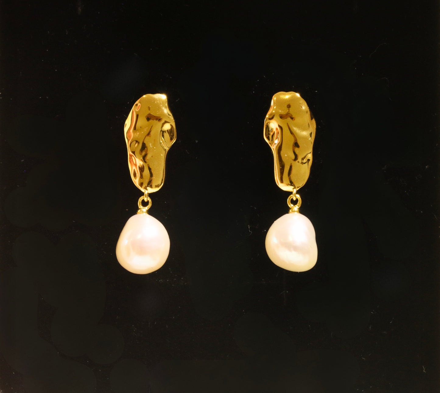 Glossy Freshwater Pearl Drop Earrings