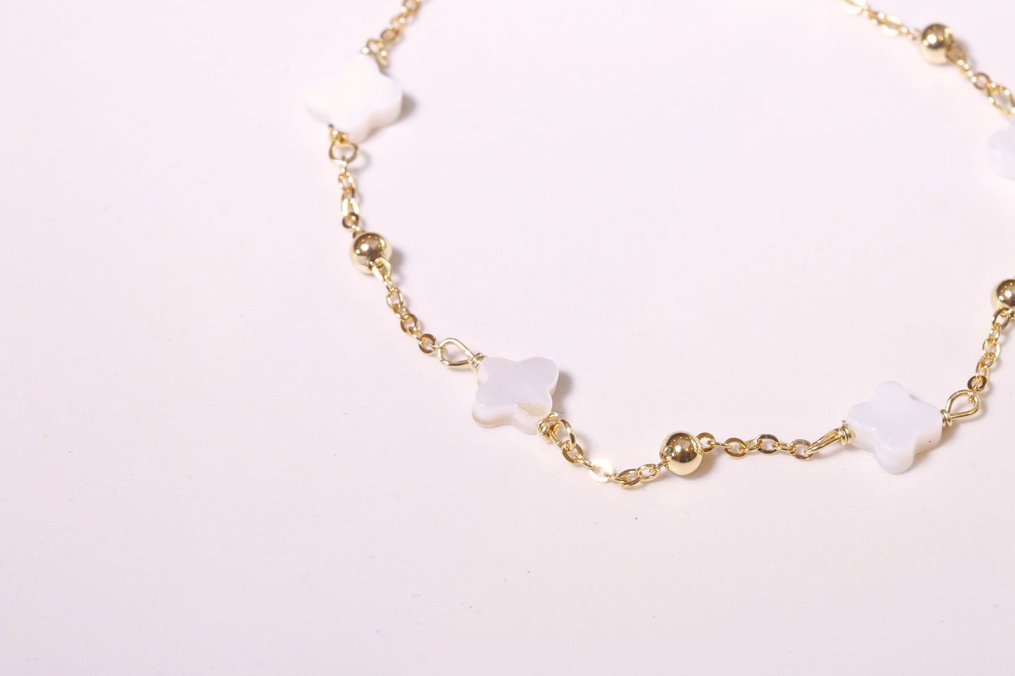 Shell Clover Bracelet