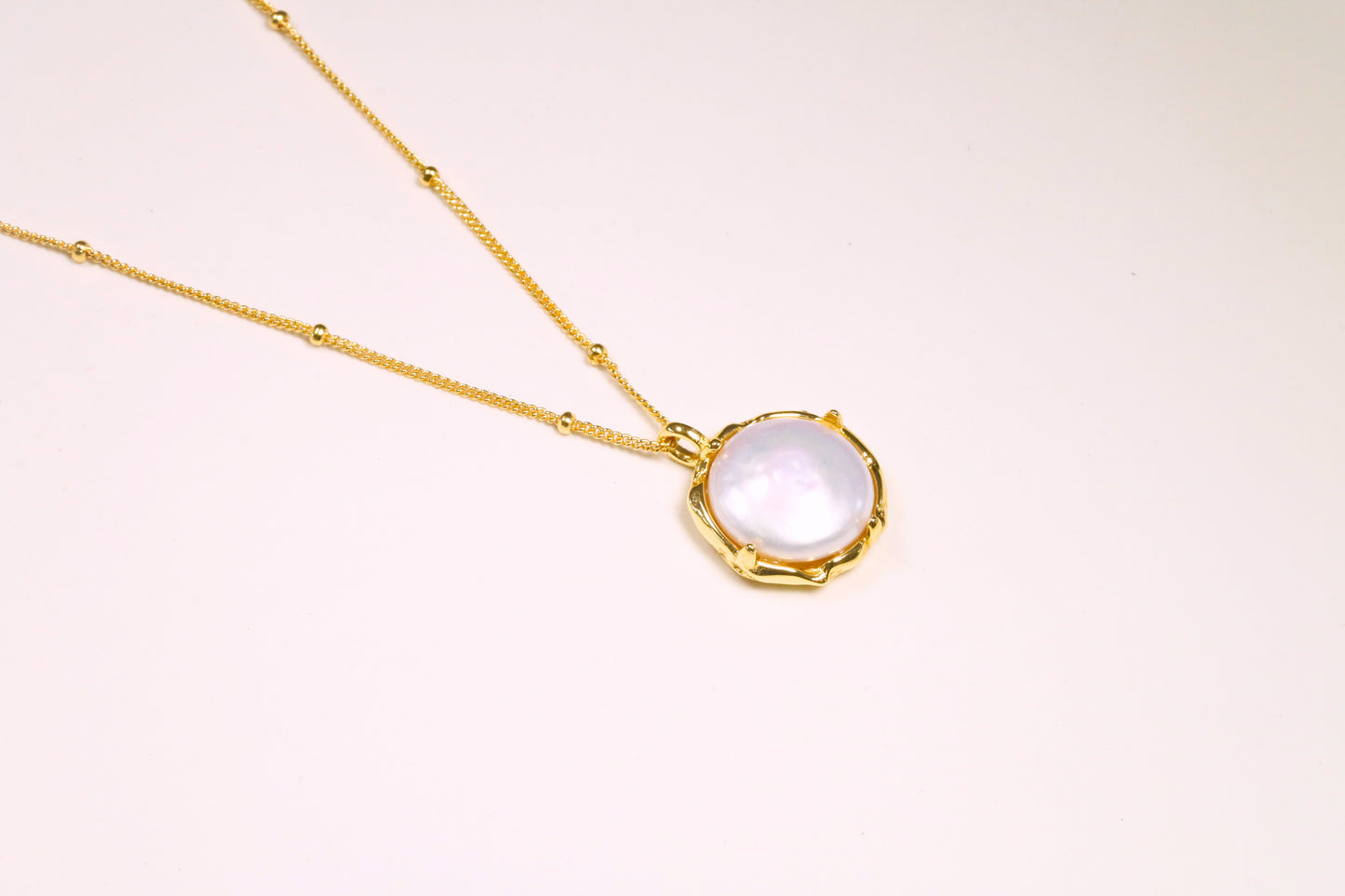 Button Pearl Pendant Necklace