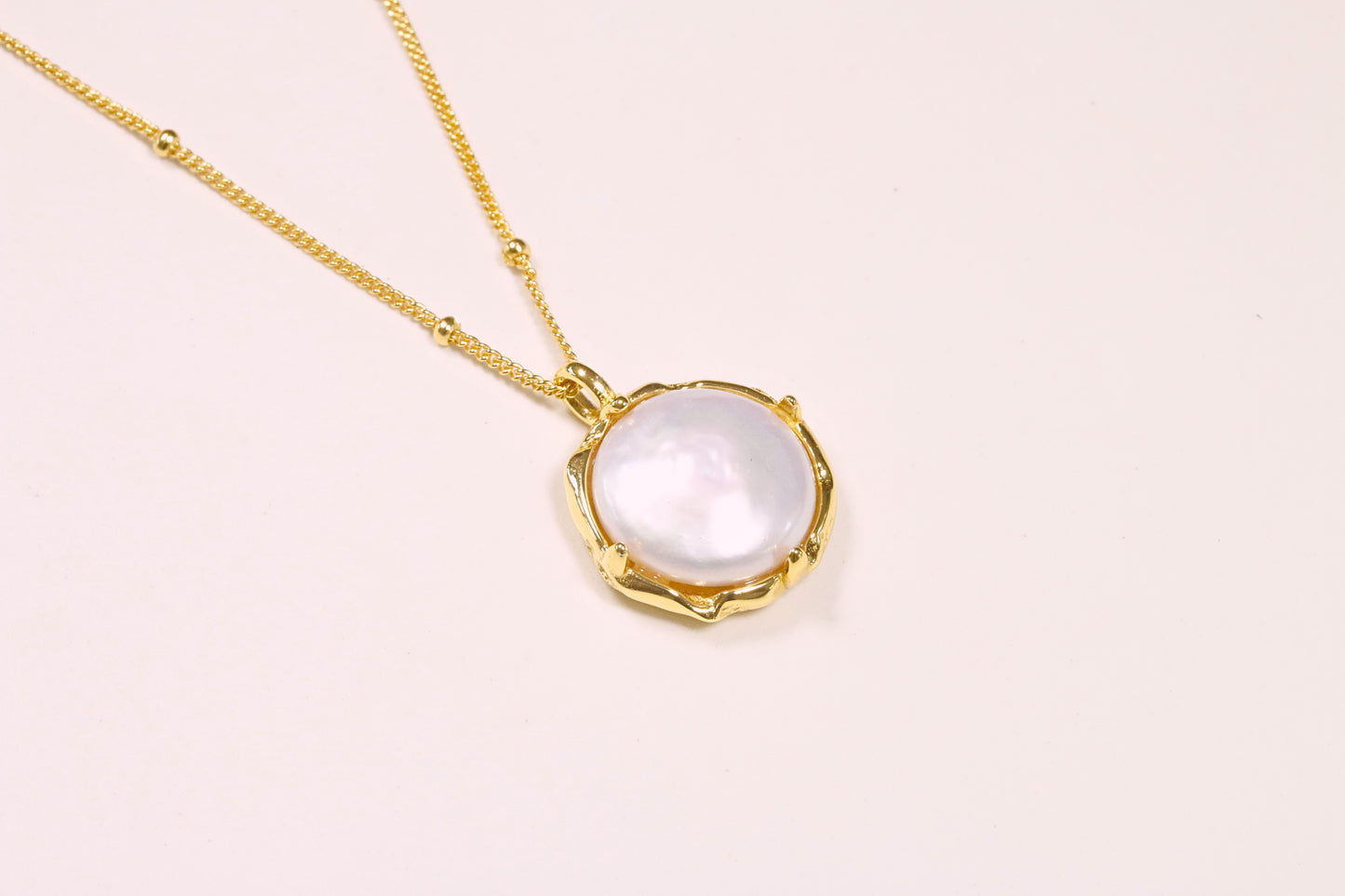 Button Pearl Pendant Necklace