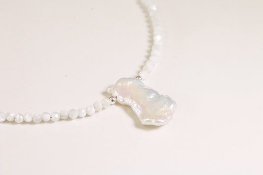 Shell & Freshwater Pearl beaded Necklace