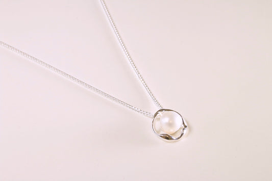 Silver Geometric Single Pearl Necklace